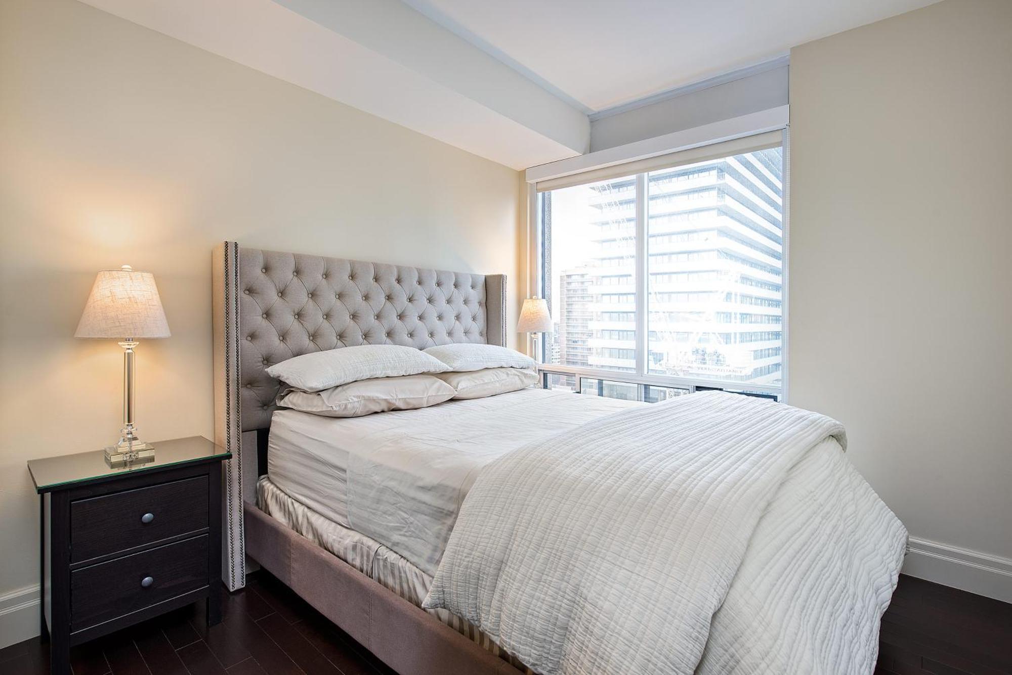 Sky Suites Yorkville Торонто Экстерьер фото