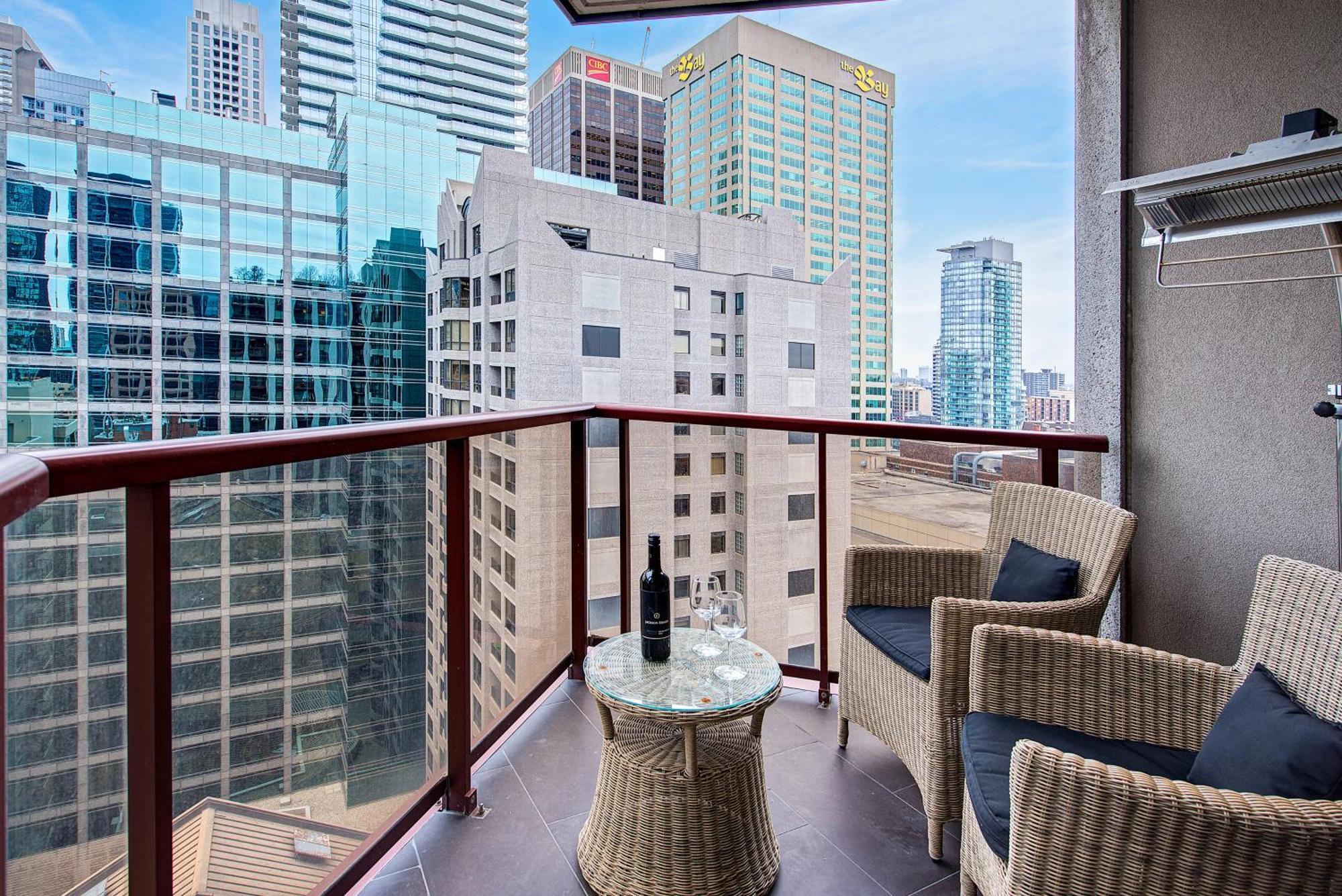 Sky Suites Yorkville Торонто Экстерьер фото