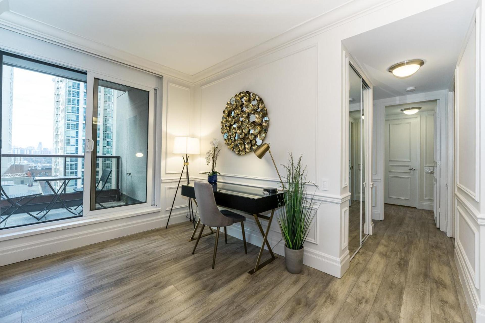 Sky Suites Yorkville Торонто Экстерьер фото