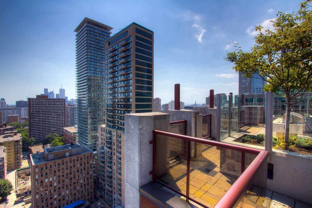 Sky Suites Yorkville Торонто Номер фото