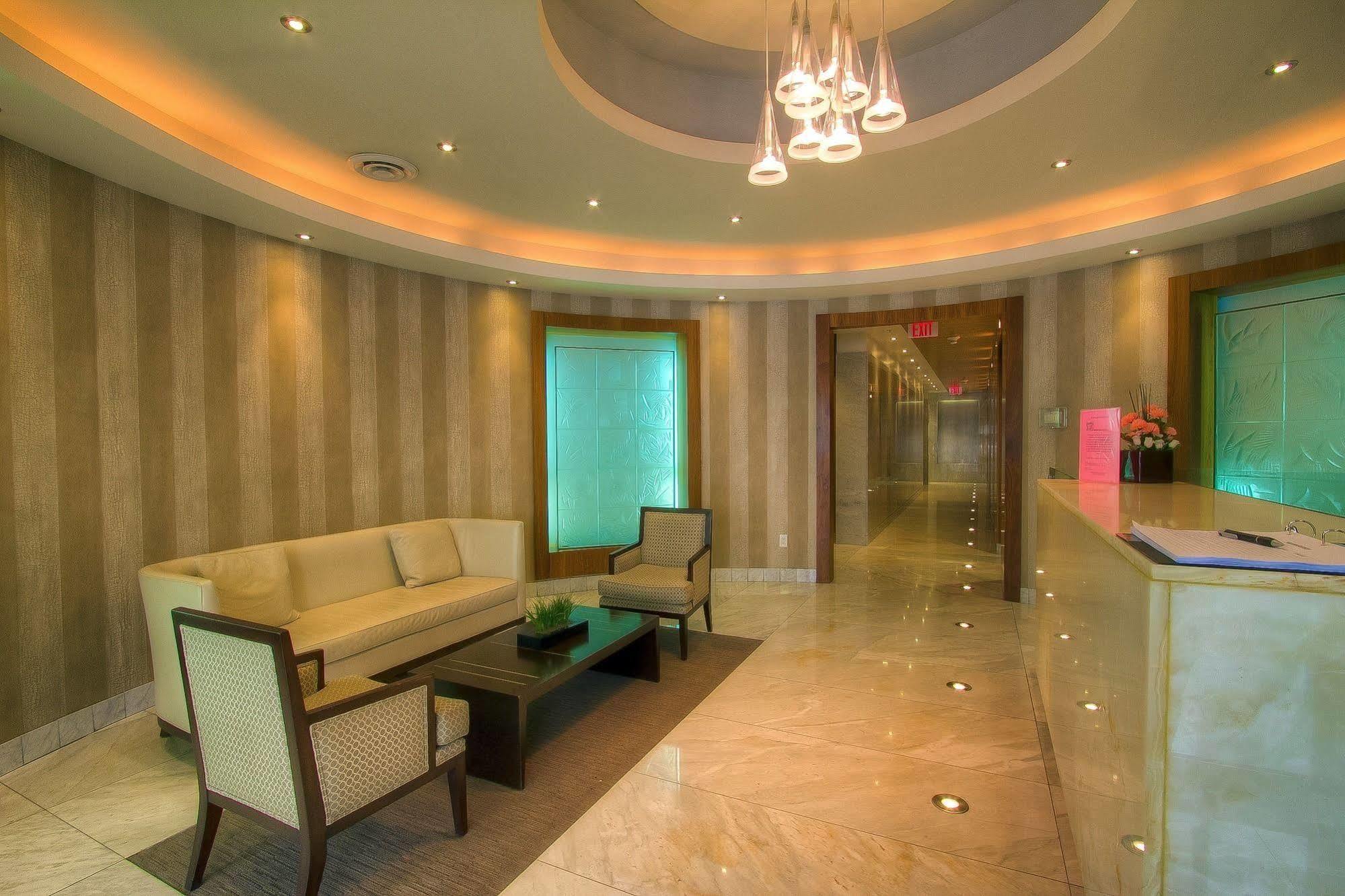 Sky Suites Yorkville Торонто Экстерьер фото